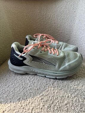 Altra Light Mint Green Running Shoes with Coral Pink Laces